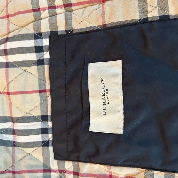 Burberry Black Quilted Jacket size Large - Picture 8 of 9